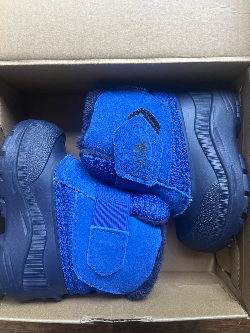 The North Face Kids Royal Blue Hook-and-Loop Winter Boots. Toddler Alpenglow II